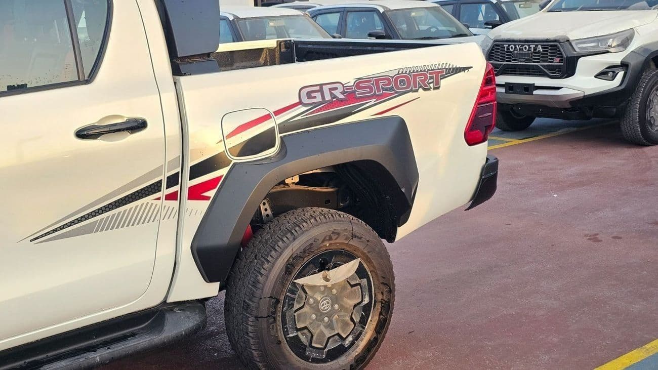 2026 Toyota Hilux GR SPORT thumbnail 8
