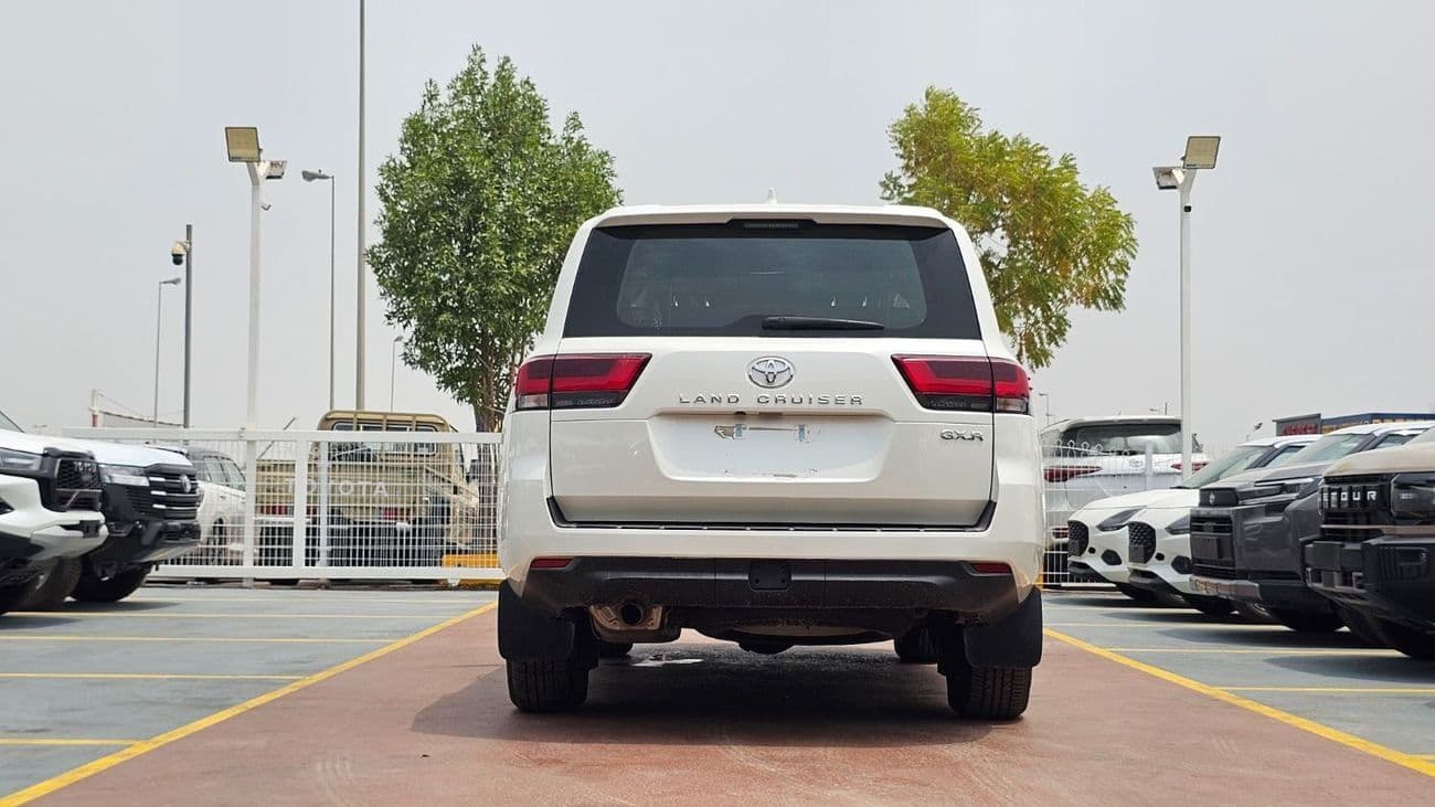2025 Toyota Land Cruiser GXR thumbnail 4