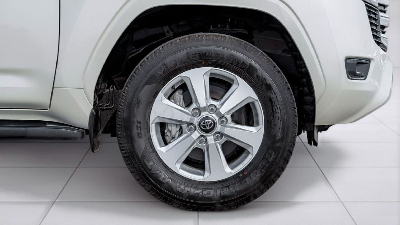 2026 Toyota Land Cruiser GXR thumbnail 6