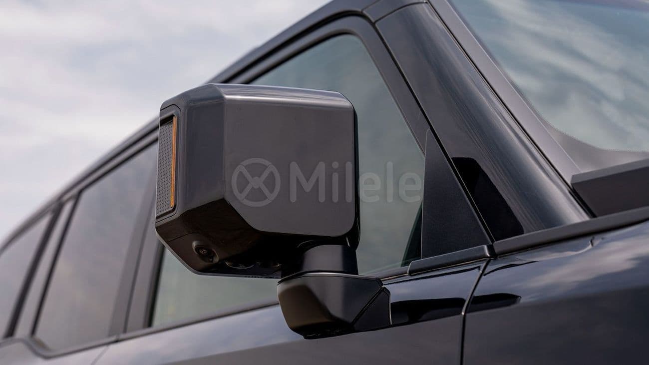 2025 Toyota Prado thumbnail 4