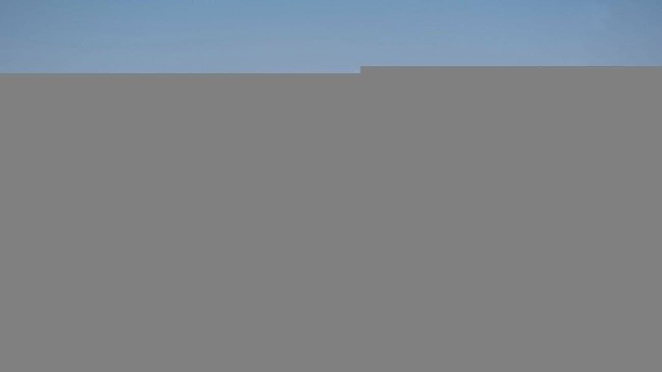 2025 Toyota Hilux GL thumbnail 8