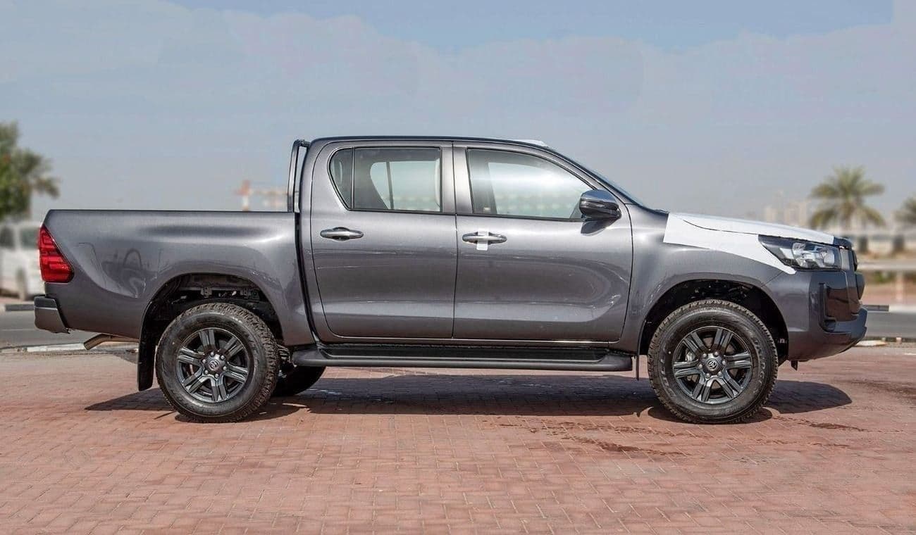 2025 Toyota Hilux SGLX thumbnail 3