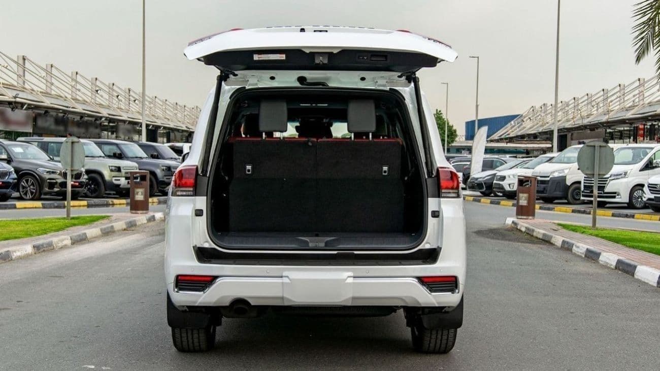 2025 Toyota Land Cruiser VXR thumbnail 8