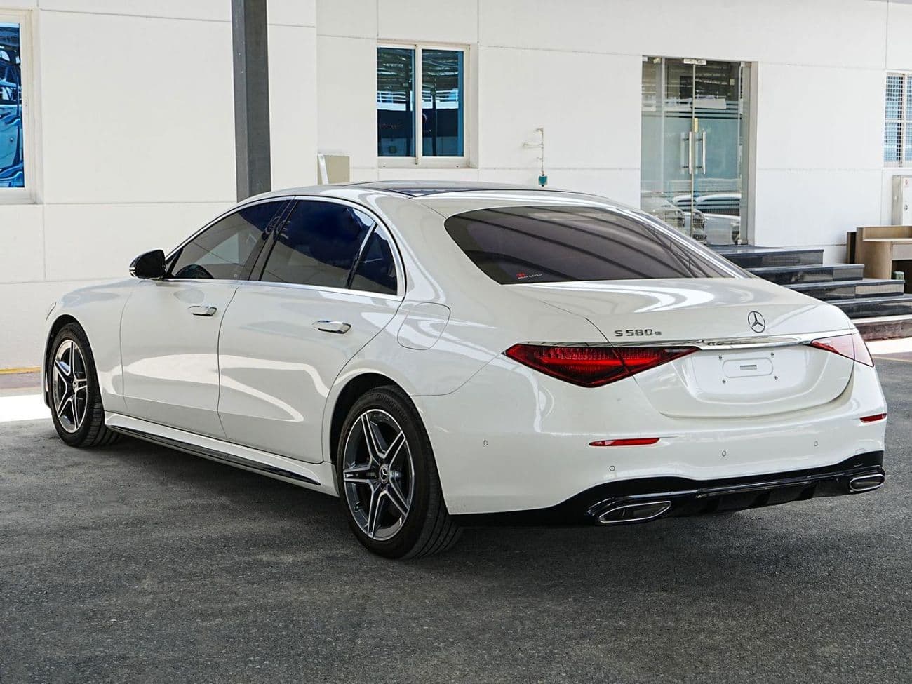 2022 Mercedes Benz S 580 e thumbnail 6