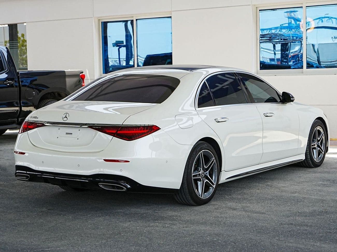 2022 Mercedes Benz S 580 e thumbnail 4