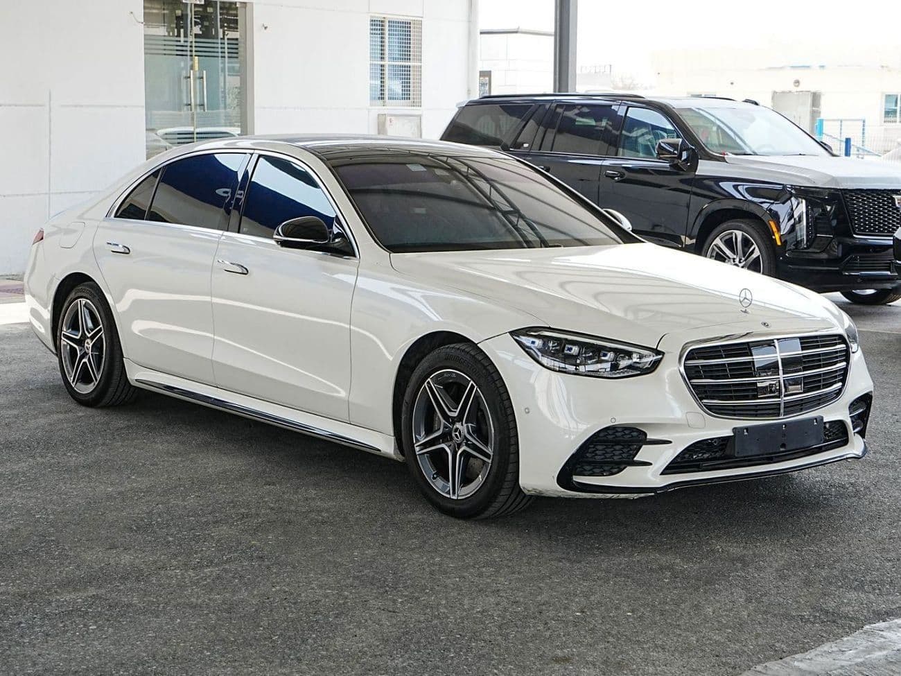 2022 Mercedes Benz S 580 e thumbnail 3