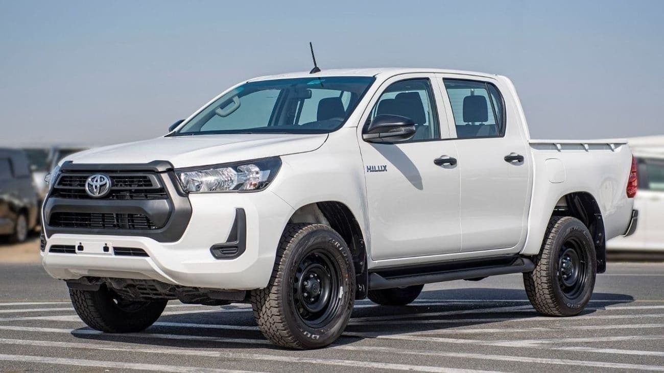 2025 Toyota Hilux GL thumbnail 3