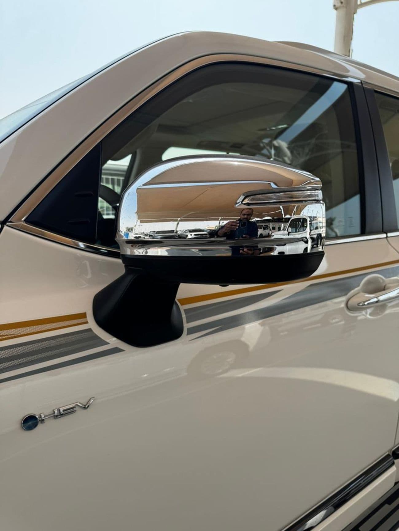 2026 Toyota Land Cruiser VXR thumbnail 8