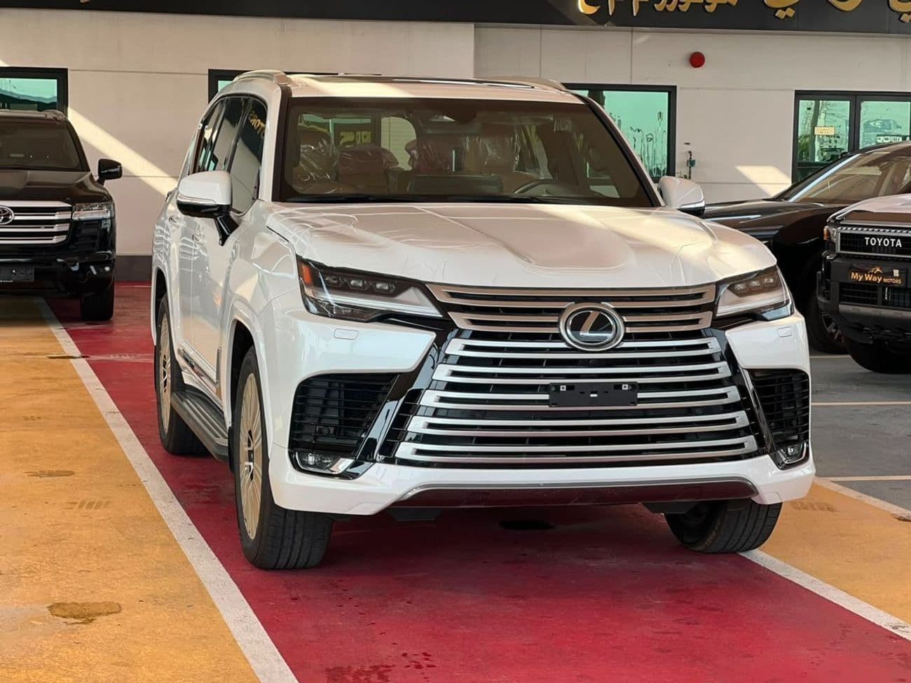 2026 Lexus LX600 SIGNATURE thumbnail 2