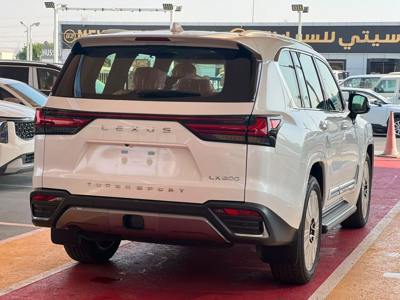 2026 Lexus LX600 SIGNATURE thumbnail 4
