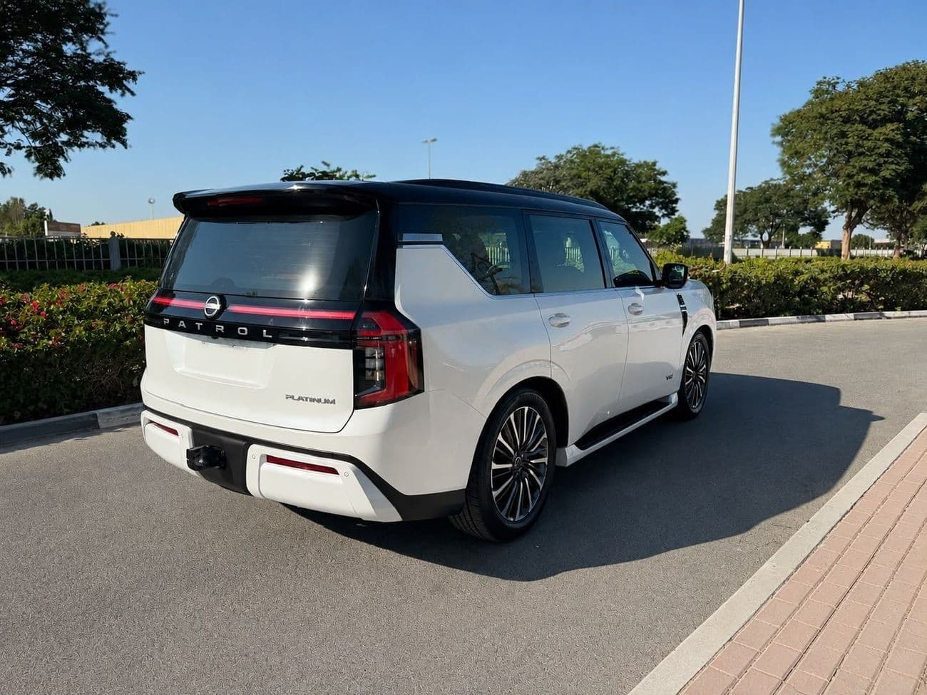 2026 Nissan Patrol LE PLATINUM CITY thumbnail 2