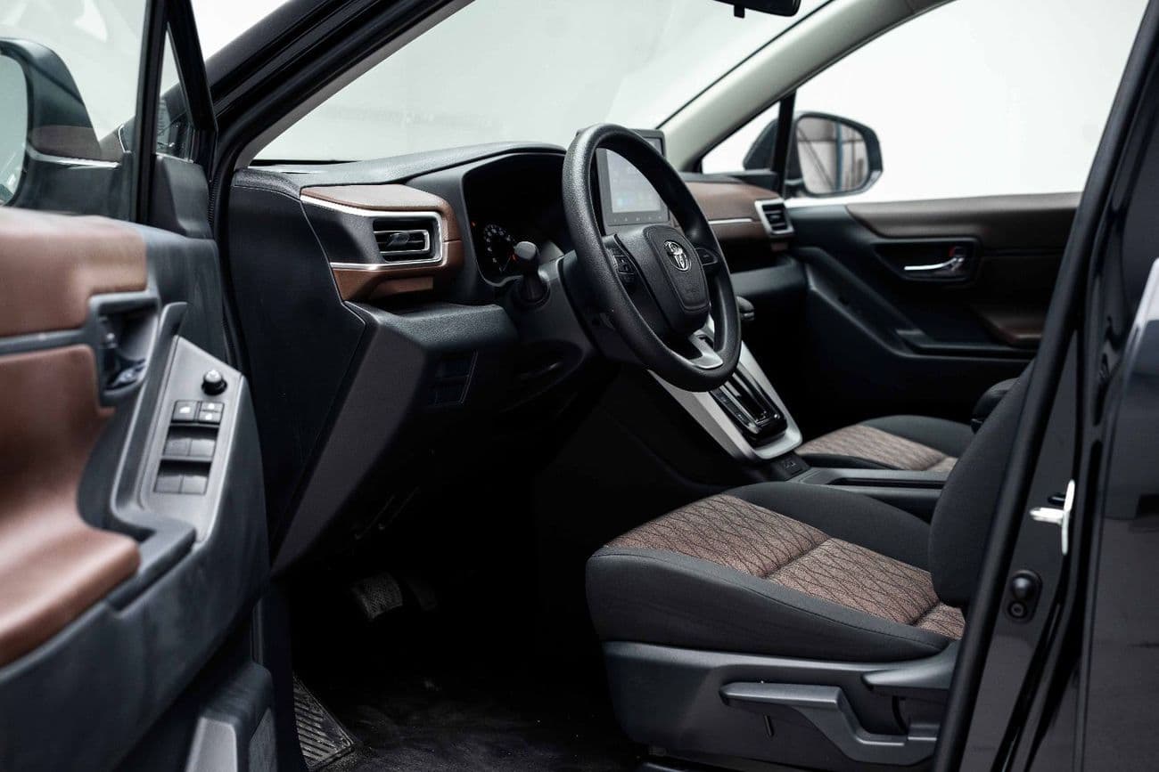 2026 Toyota Innova GL thumbnail 8