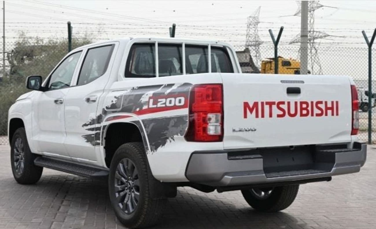 2027 Mitsubishi L200 GL thumbnail 7