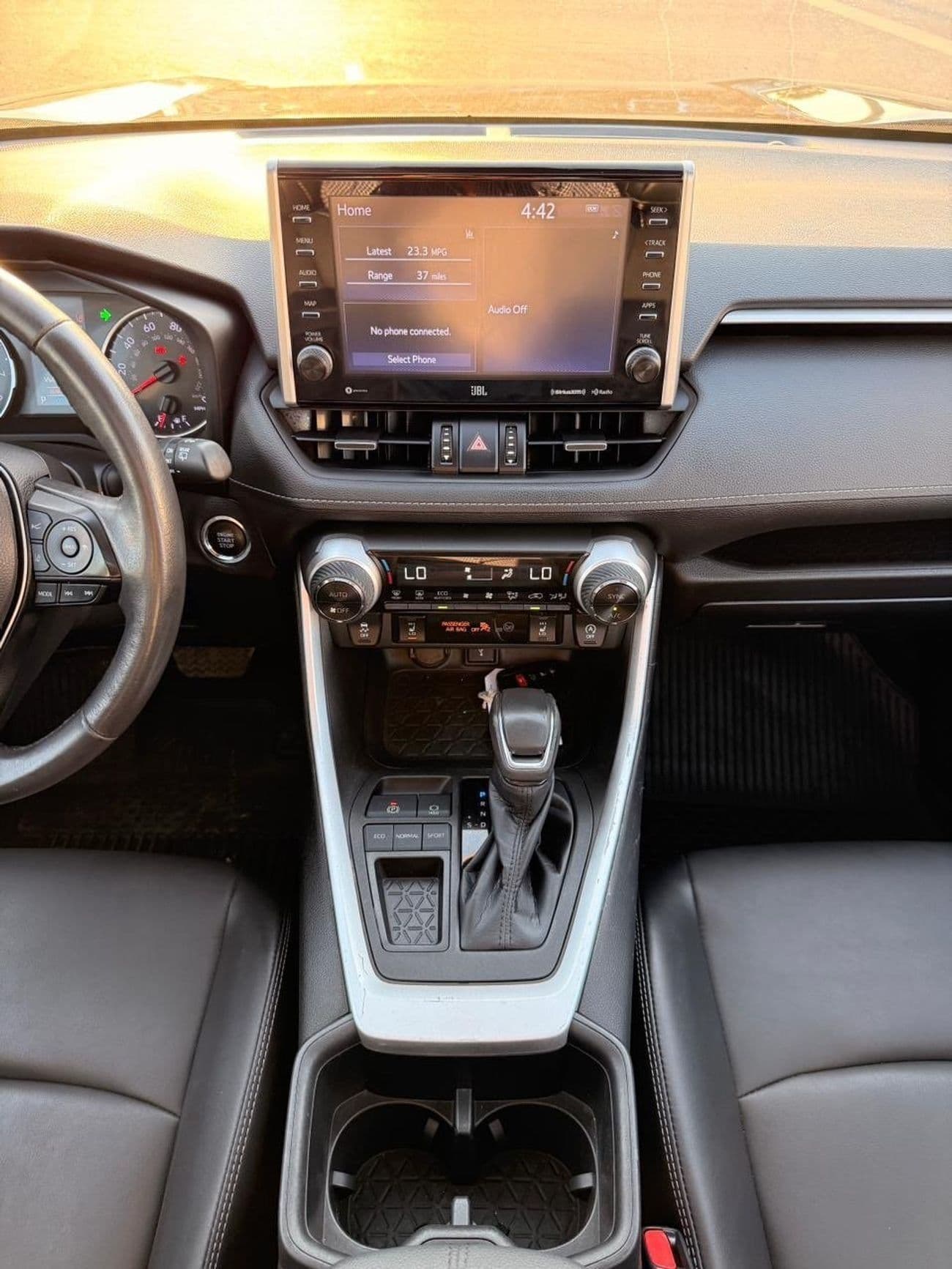 2022 Toyota RAV4 XLE thumbnail 7