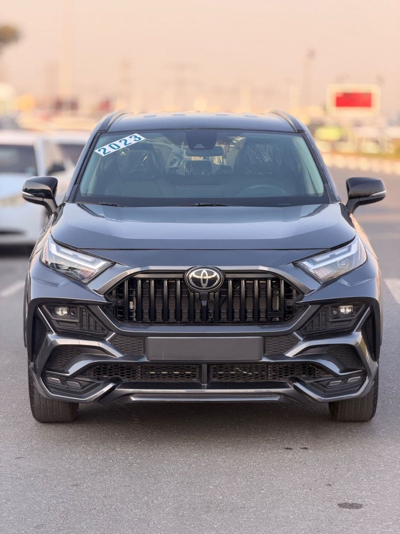 2023 Toyota RAV4 XLE thumbnail 3