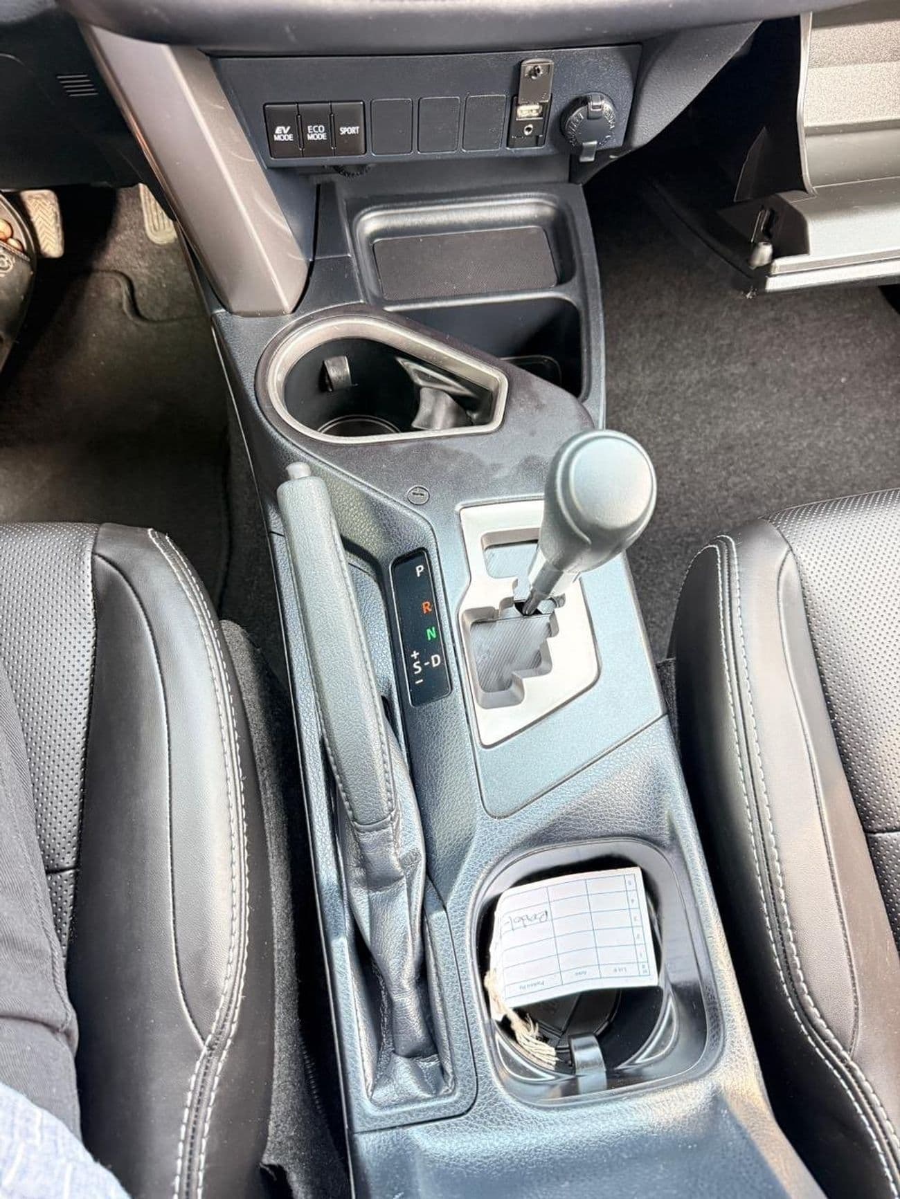 2017 Toyota RAV4 VXR thumbnail 8
