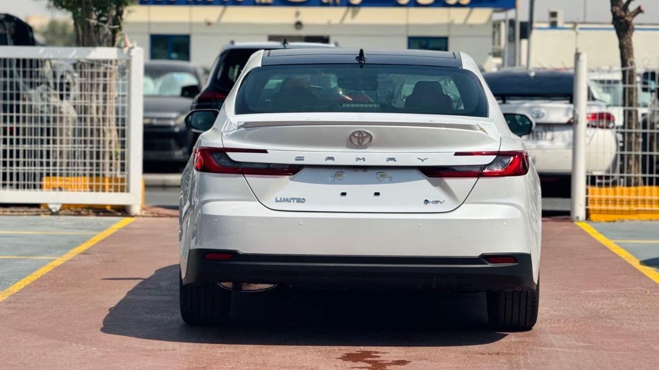 2026 Toyota Camry LIMITED HEV thumbnail 4