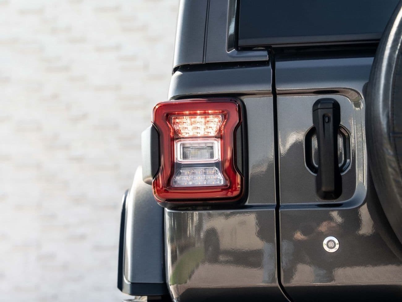 2020 Jeep Wrangler SAHARA thumbnail 7