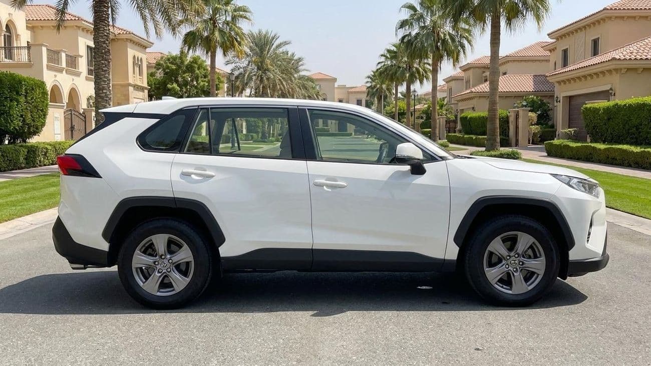 2024 Toyota RAV4 EXR thumbnail 3