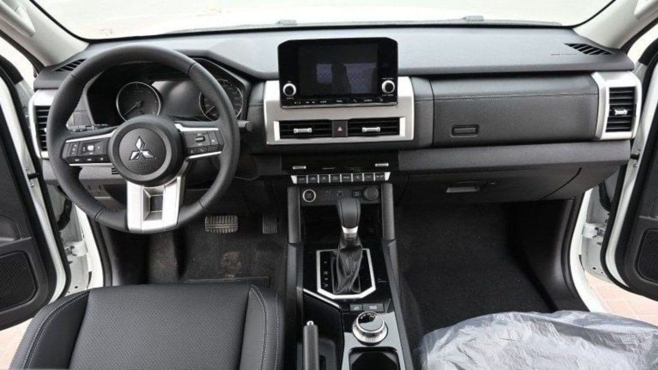 2025 Mitsubishi L200 GLS thumbnail 6