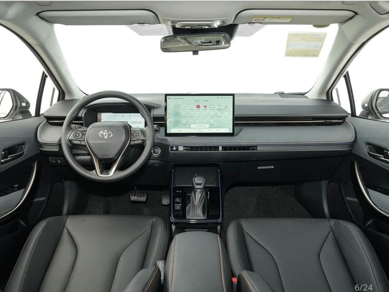 2026 Toyota Corolla XLI HEV thumbnail 6