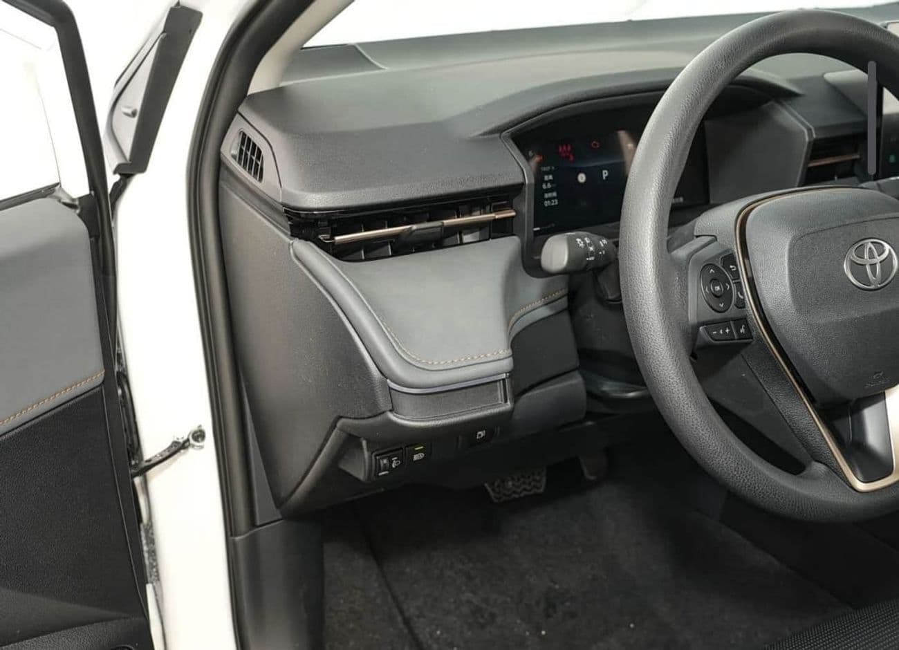2026 Toyota Corolla XLI HEV thumbnail 5