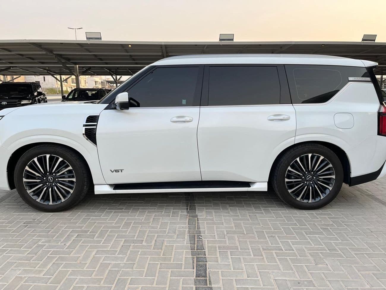 2025 Nissan Patrol LE PLATINUM CITY thumbnail 6