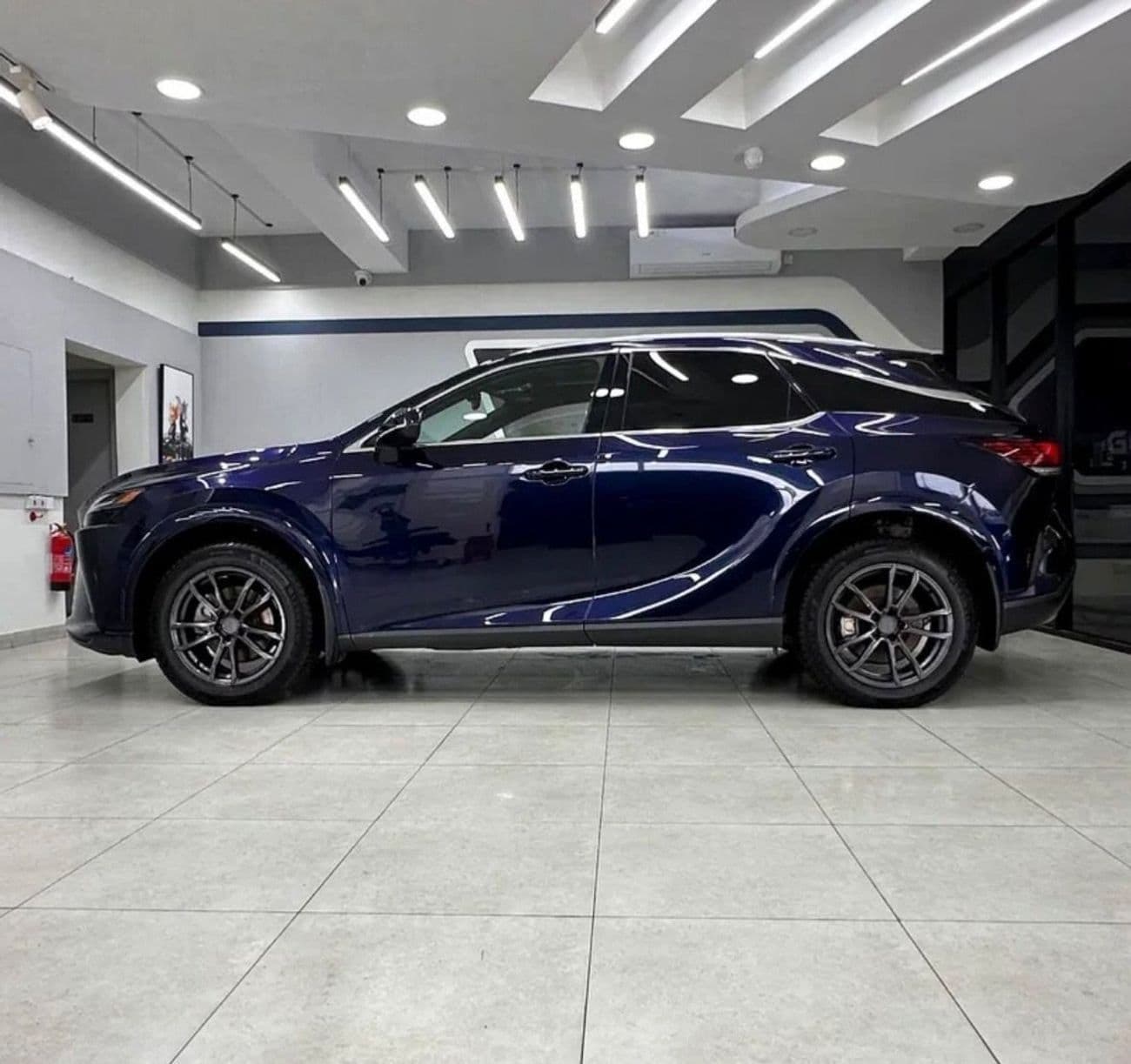 2024 Lexus RX350 ELEGANT thumbnail 3