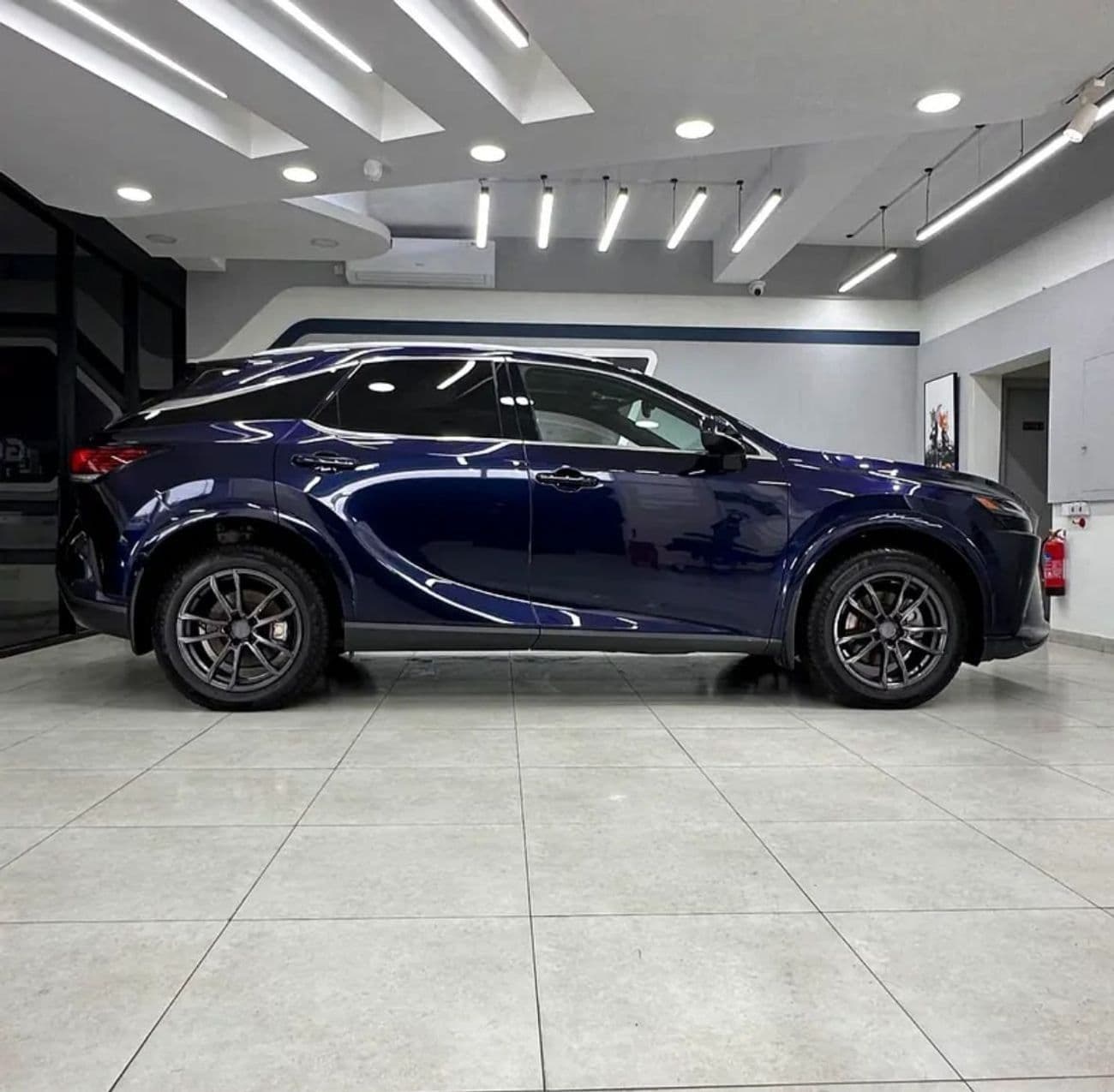 2024 Lexus RX350 ELEGANT thumbnail 4