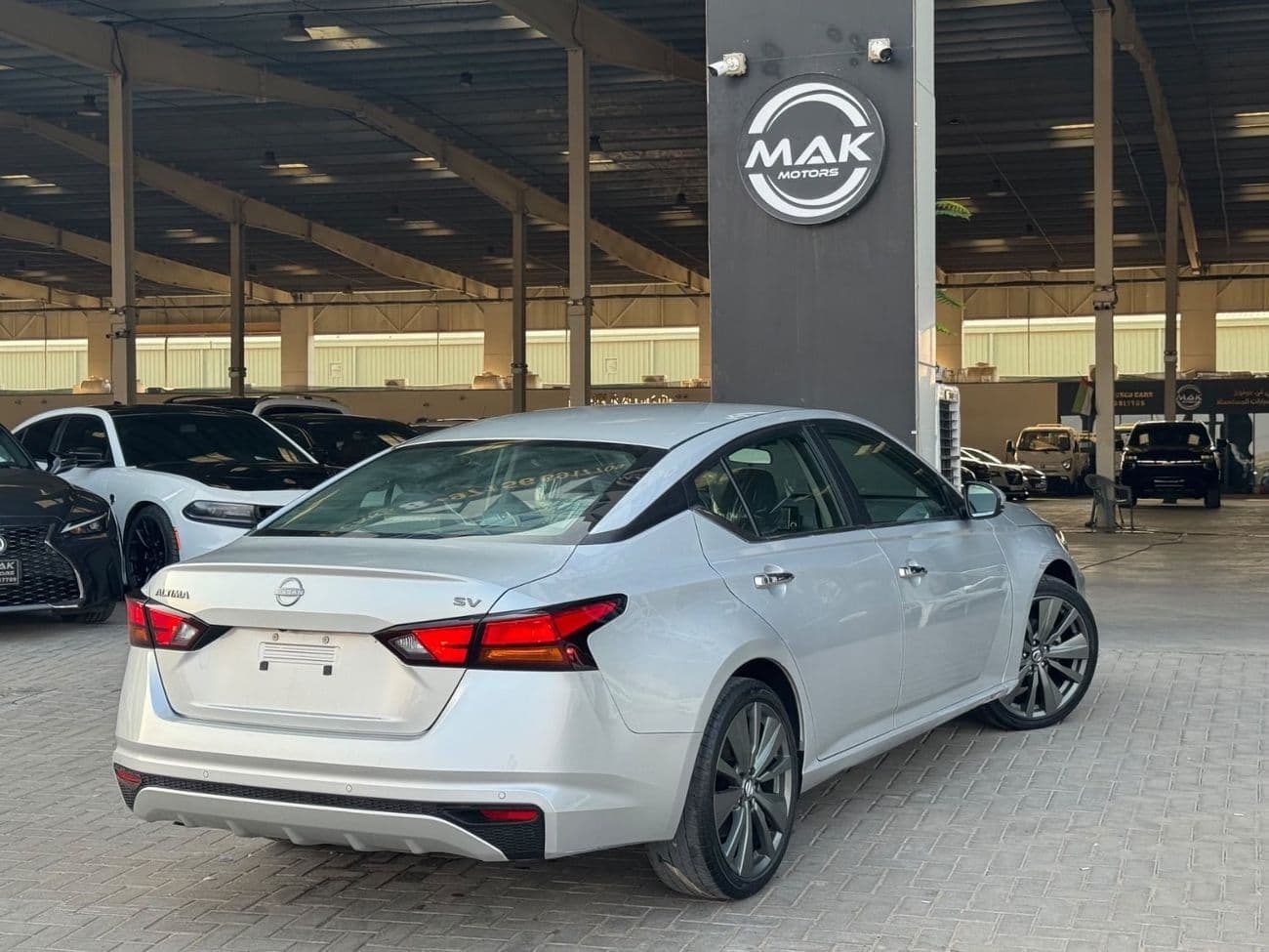 2024 Nissan Altima SV thumbnail 4