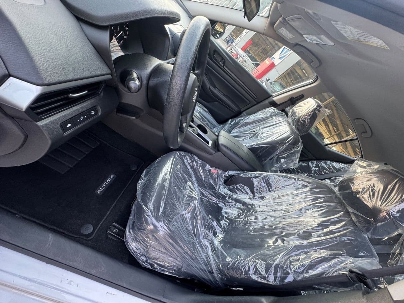 2024 Nissan Altima SV thumbnail 5