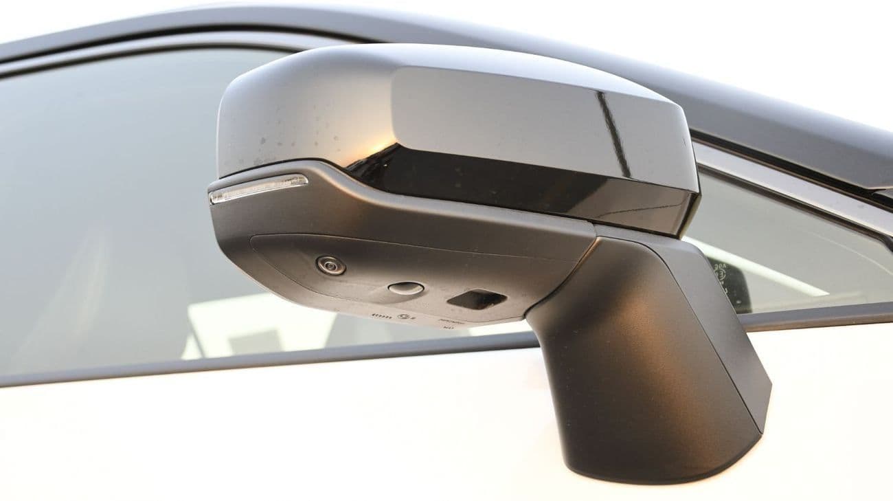 2026 Toyota RAV4 XSE HEV thumbnail 8