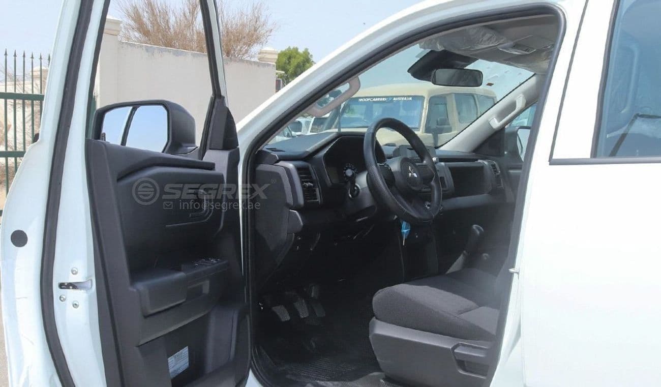 2027 Mitsubishi L200 thumbnail 8