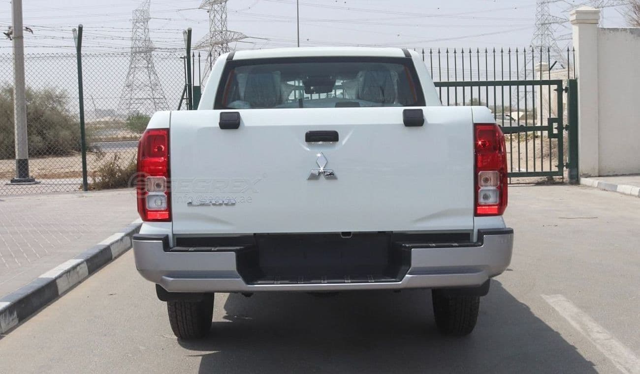2027 Mitsubishi L200 thumbnail 5
