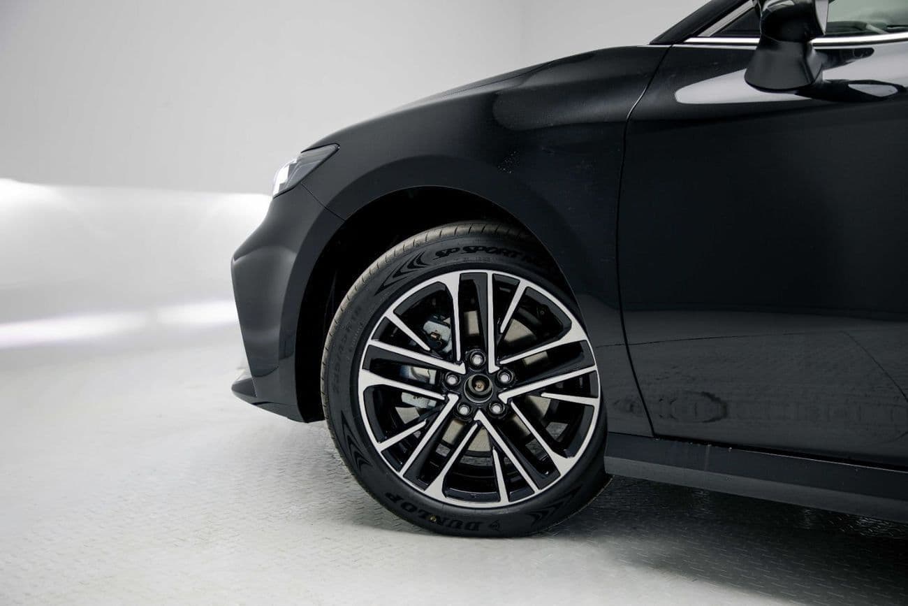 2026 Toyota Camry GLE thumbnail 8
