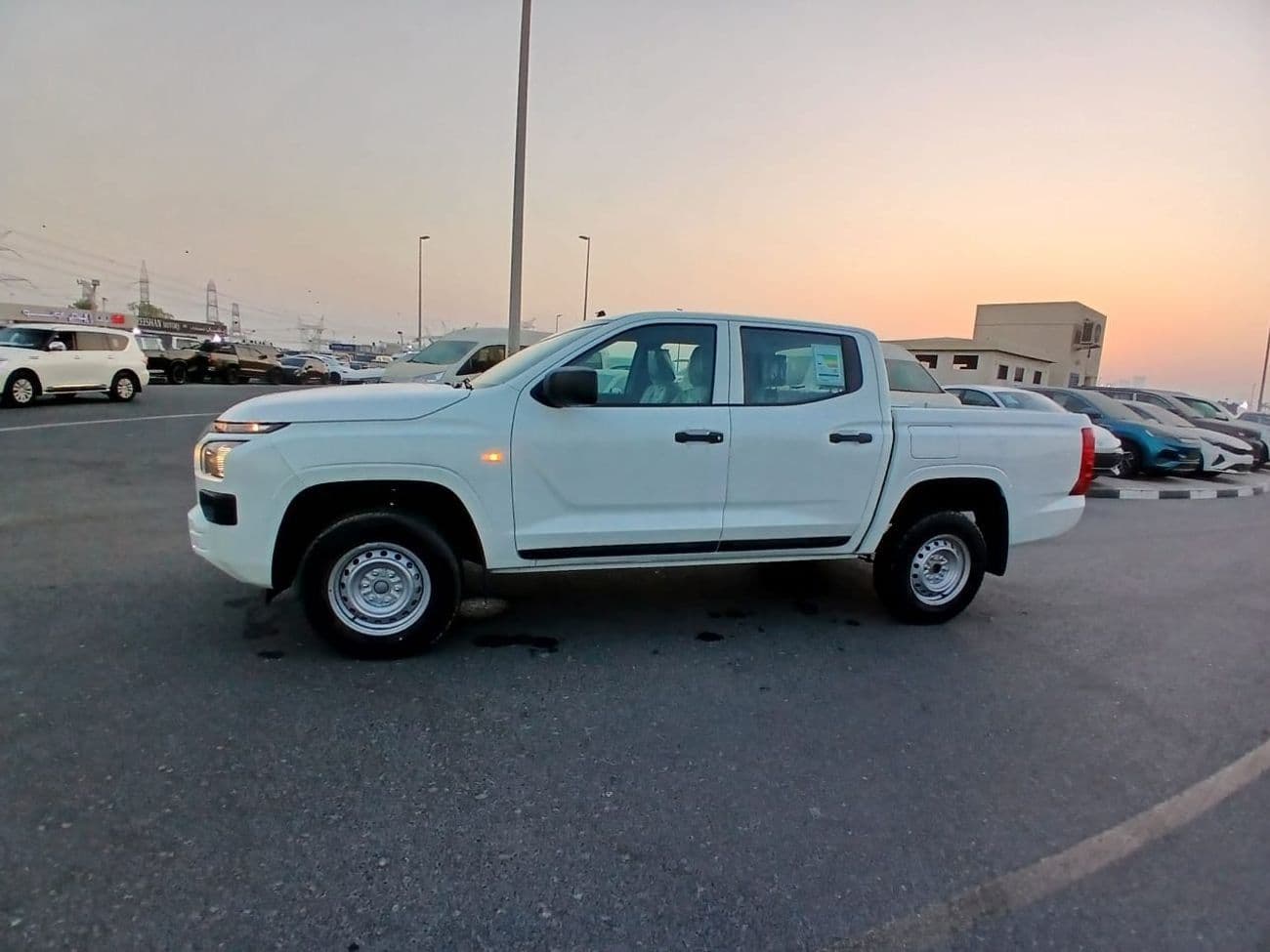 2026 Mitsubishi L200 GLX thumbnail 2