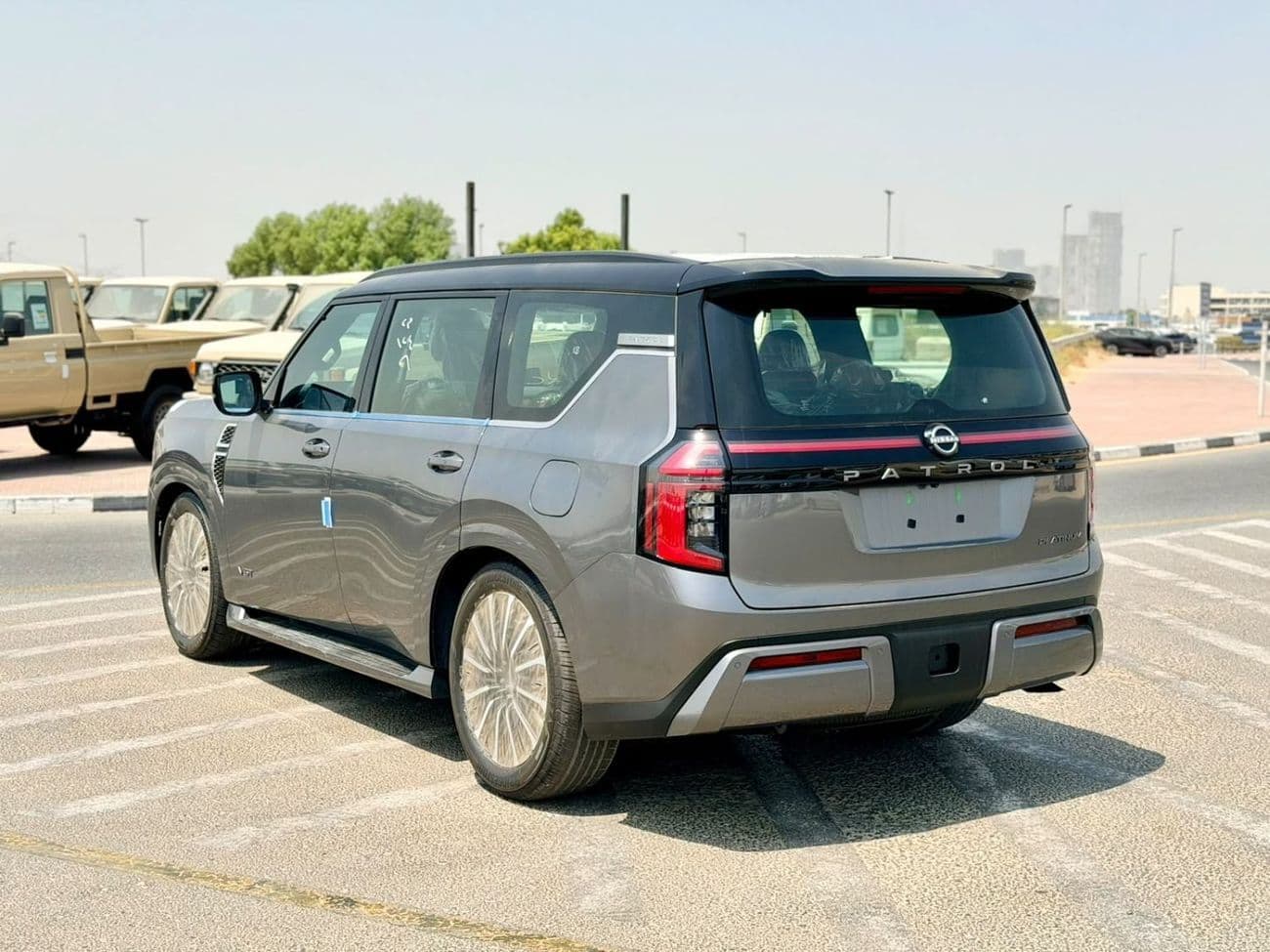 2026 Nissan Patrol LE PLATINUM CITY thumbnail 4