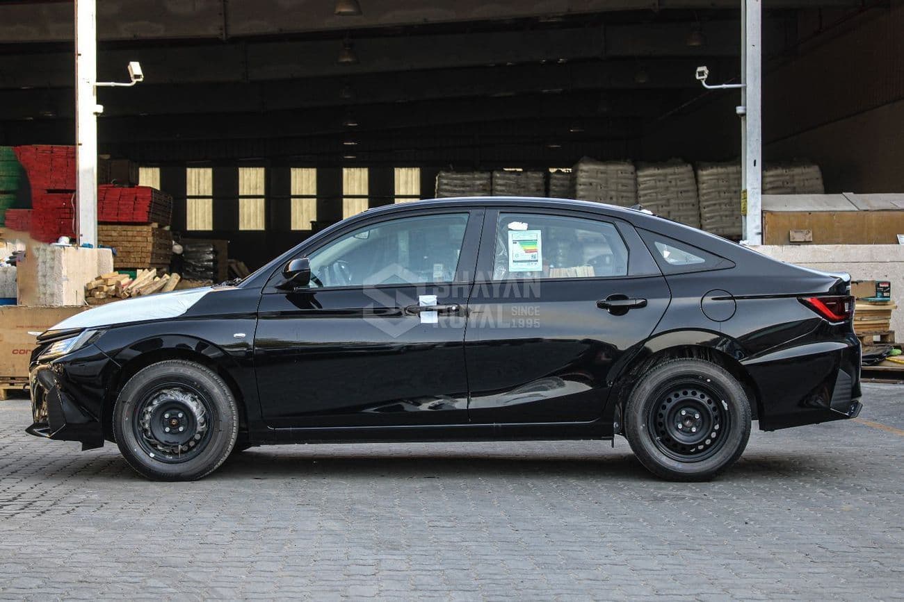 2026 Toyota Yaris E thumbnail 4