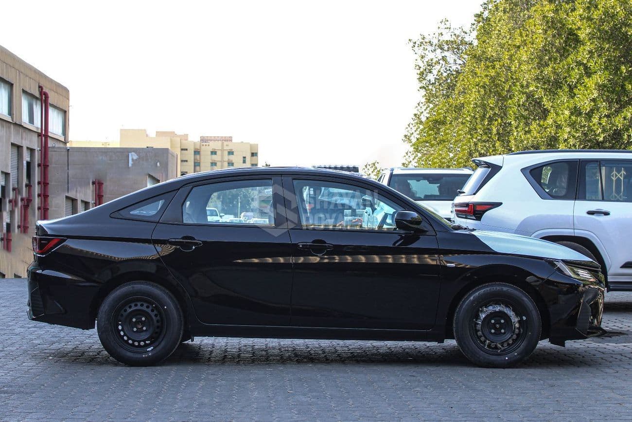 2026 Toyota Yaris E thumbnail 4