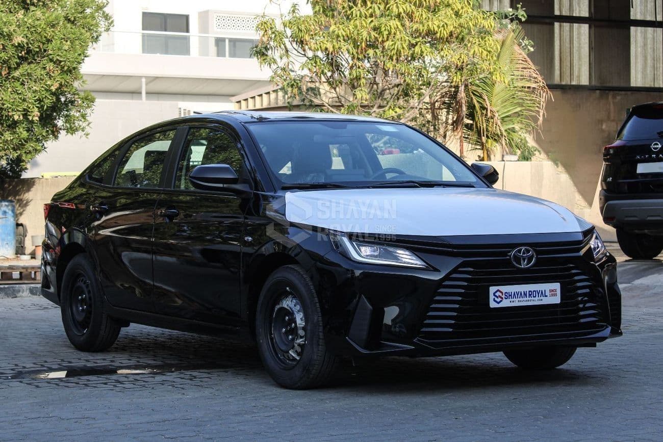 2026 Toyota Yaris E thumbnail 3