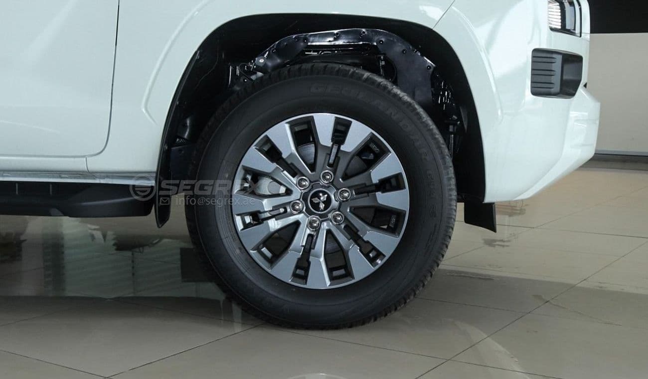 2027 Mitsubishi L200 thumbnail 7