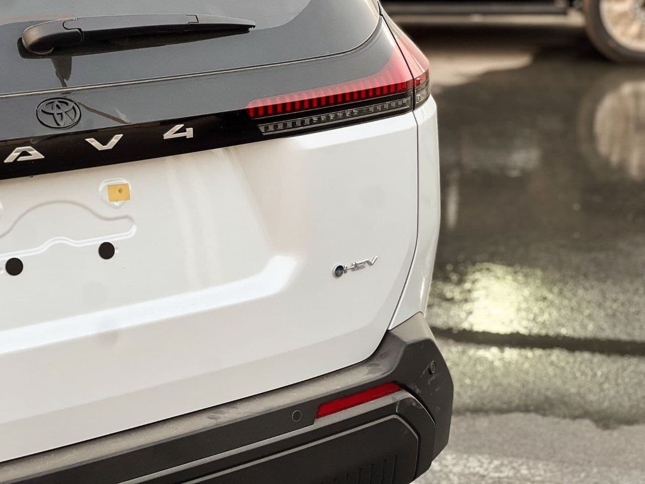 2026 Toyota RAV4 XLE HEV thumbnail 7