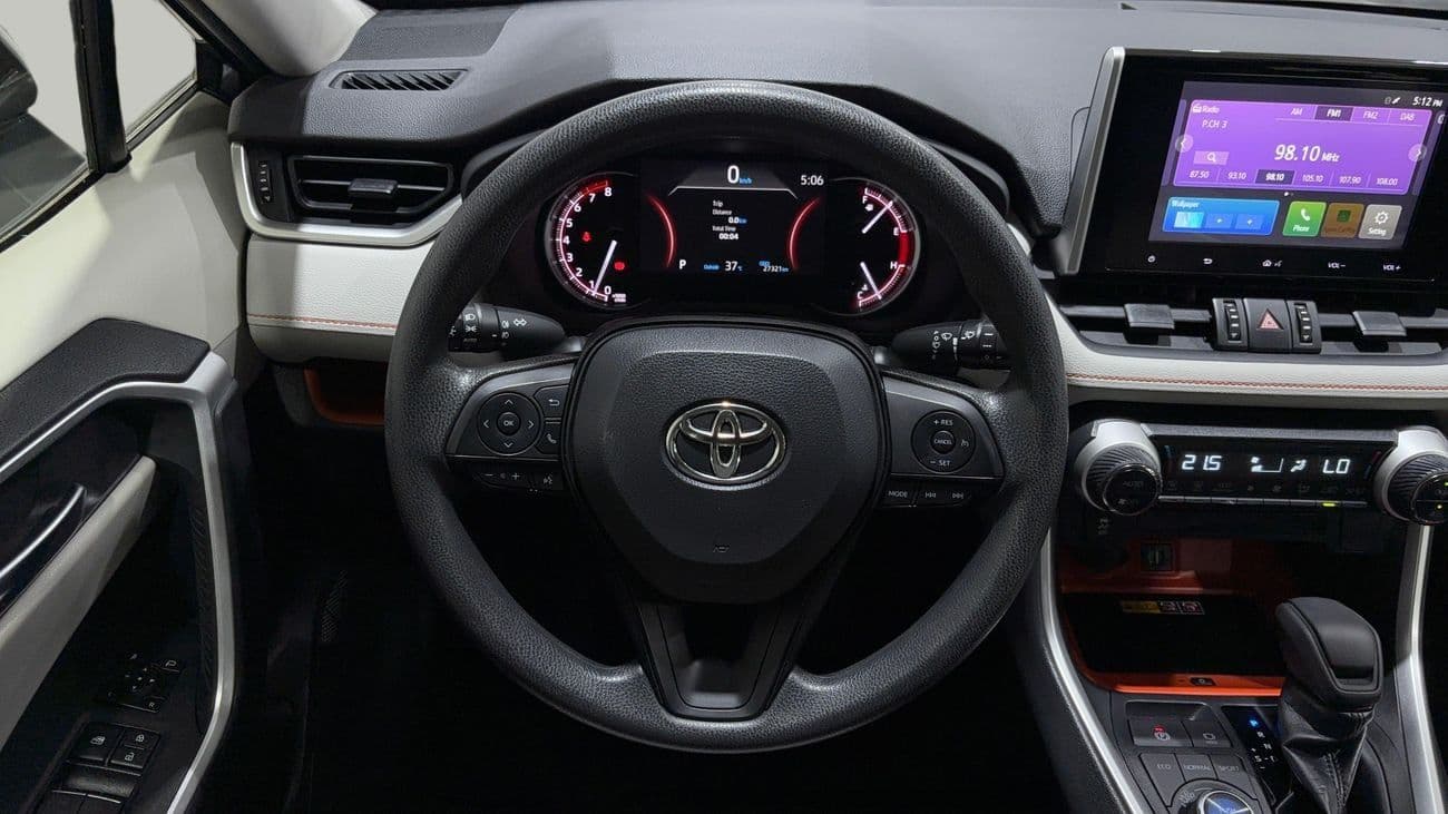2024 Toyota RAV4 ADVENTURE thumbnail 8