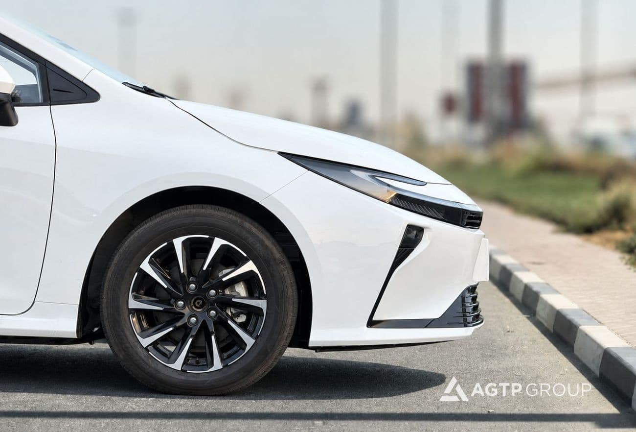 2026 Toyota Corolla XLI HEV thumbnail 3