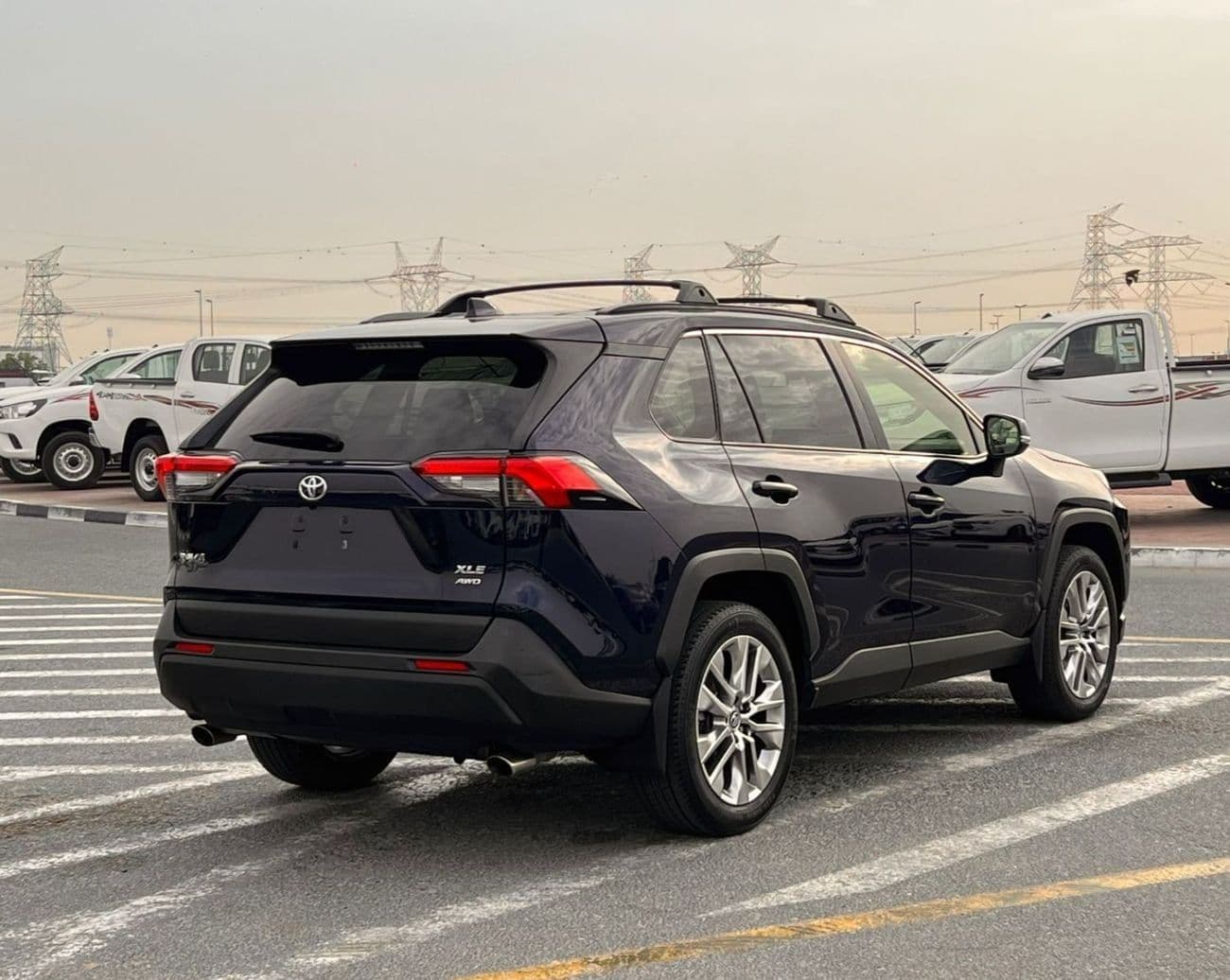 2019 Toyota RAV4 XLE thumbnail 8
