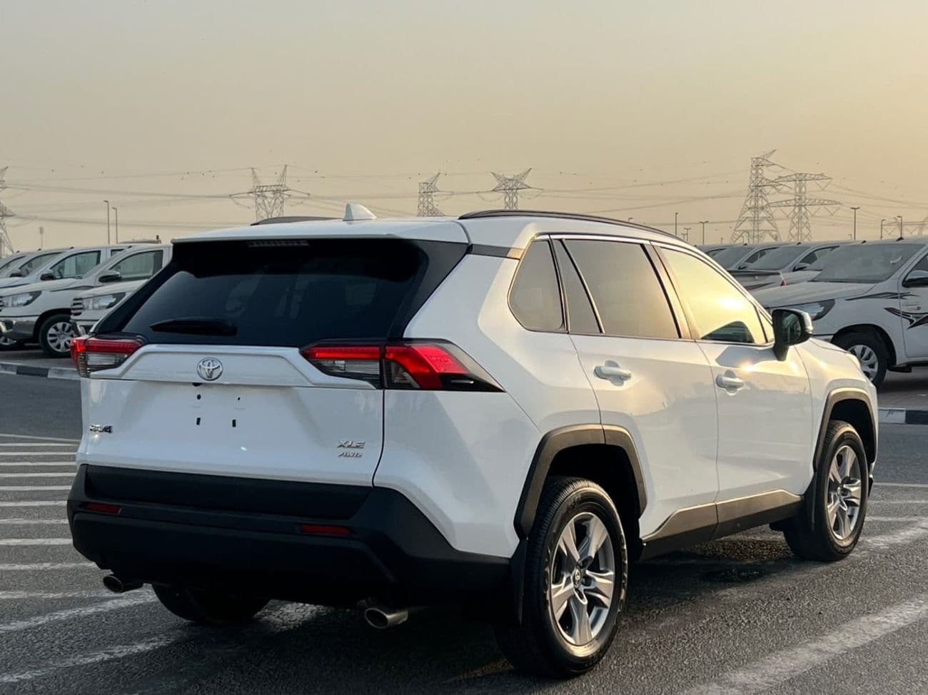 2025 Toyota RAV4 thumbnail 6