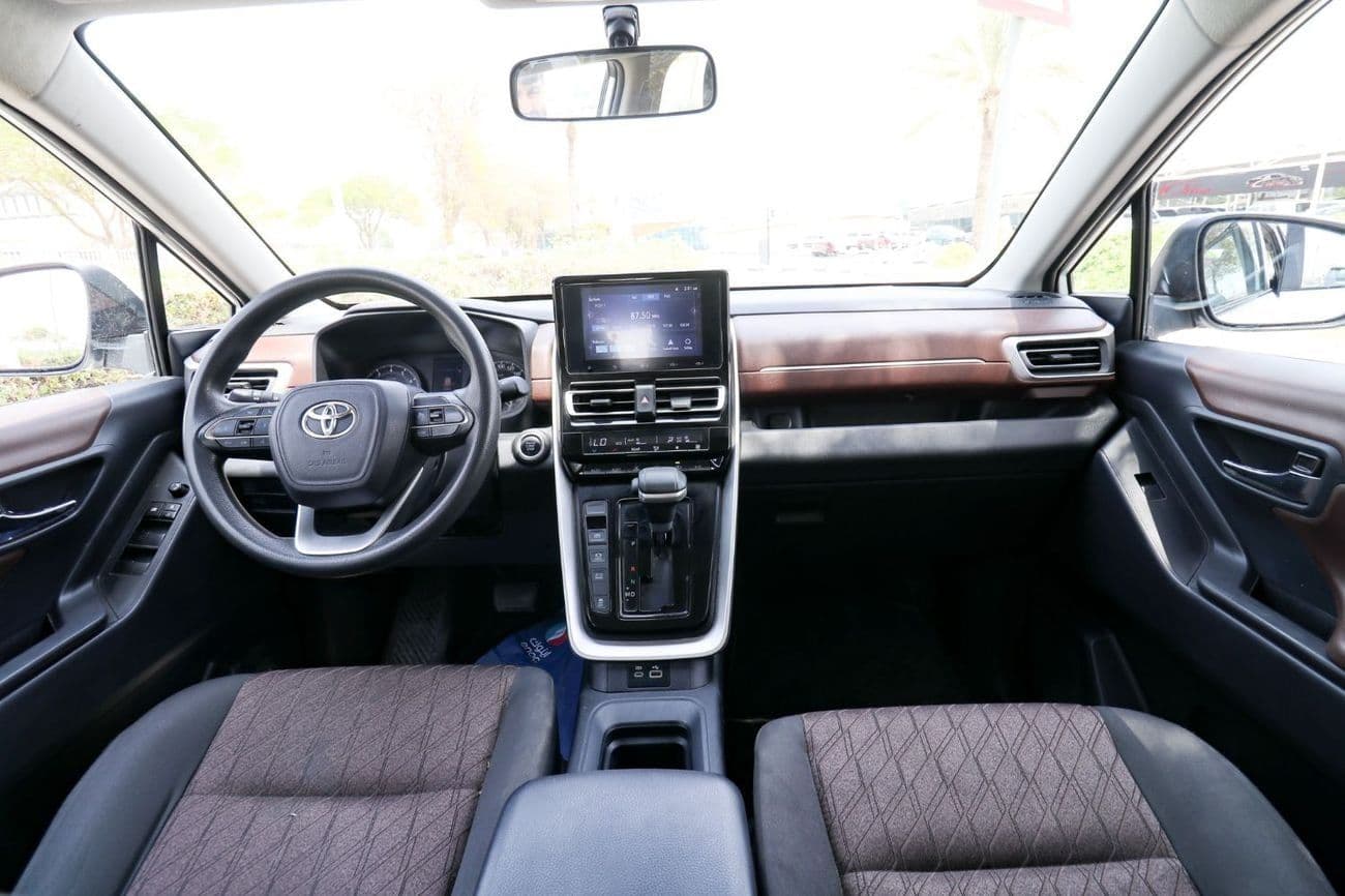 2024 Toyota Innova GL thumbnail 7