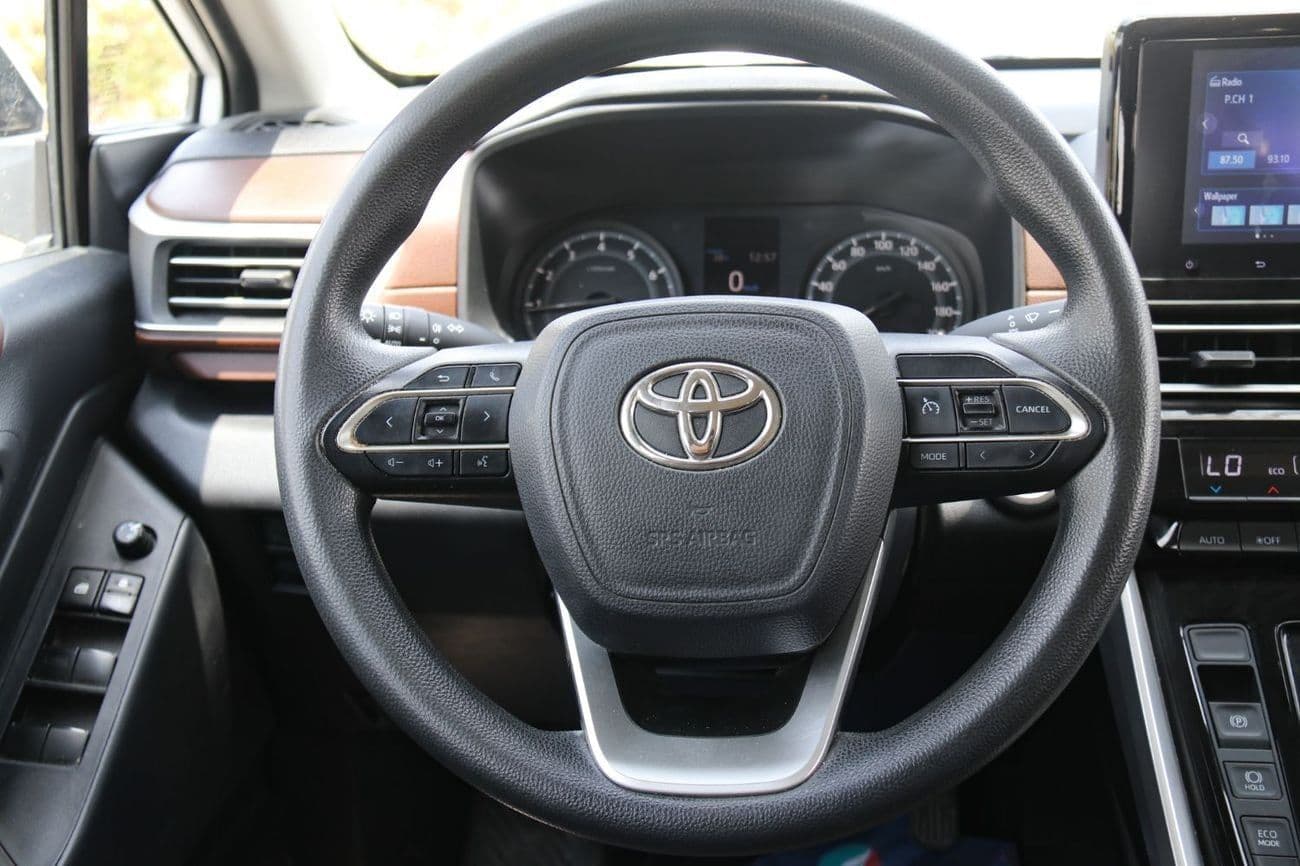 2024 Toyota Innova GL thumbnail 8