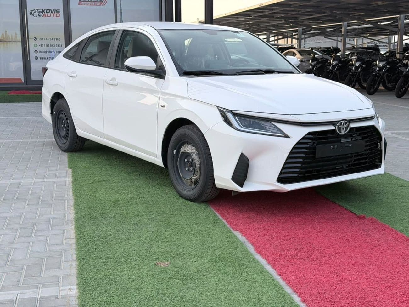 2026 Toyota Yaris E thumbnail 4