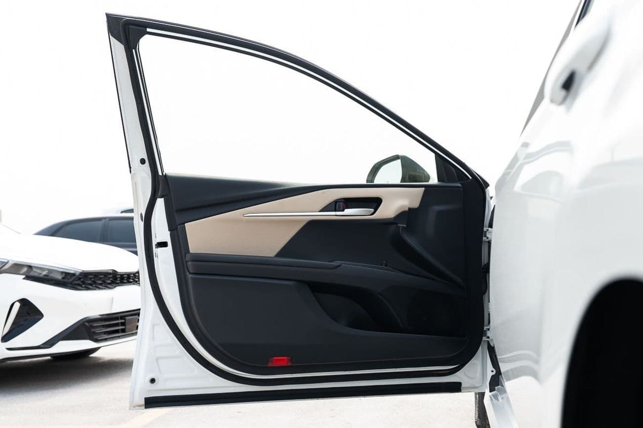 2026 Toyota Camry E HEV thumbnail 5
